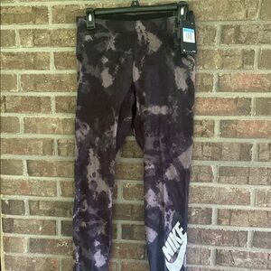 Nike Black and White Leggings Athletic Wear